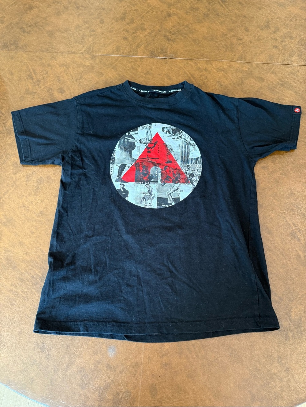 Airwalk Black Graphic Triangle Print Men's T-Shirt Medium